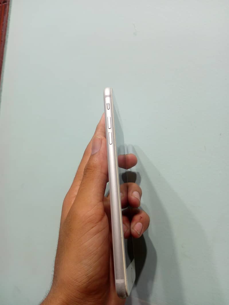 Apple iPhone 8 Plus 3