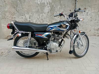  For Sale — Honda 125 Black 2025 Model