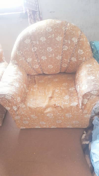 5 seater sofa condition pic ma dakh lain asi hai