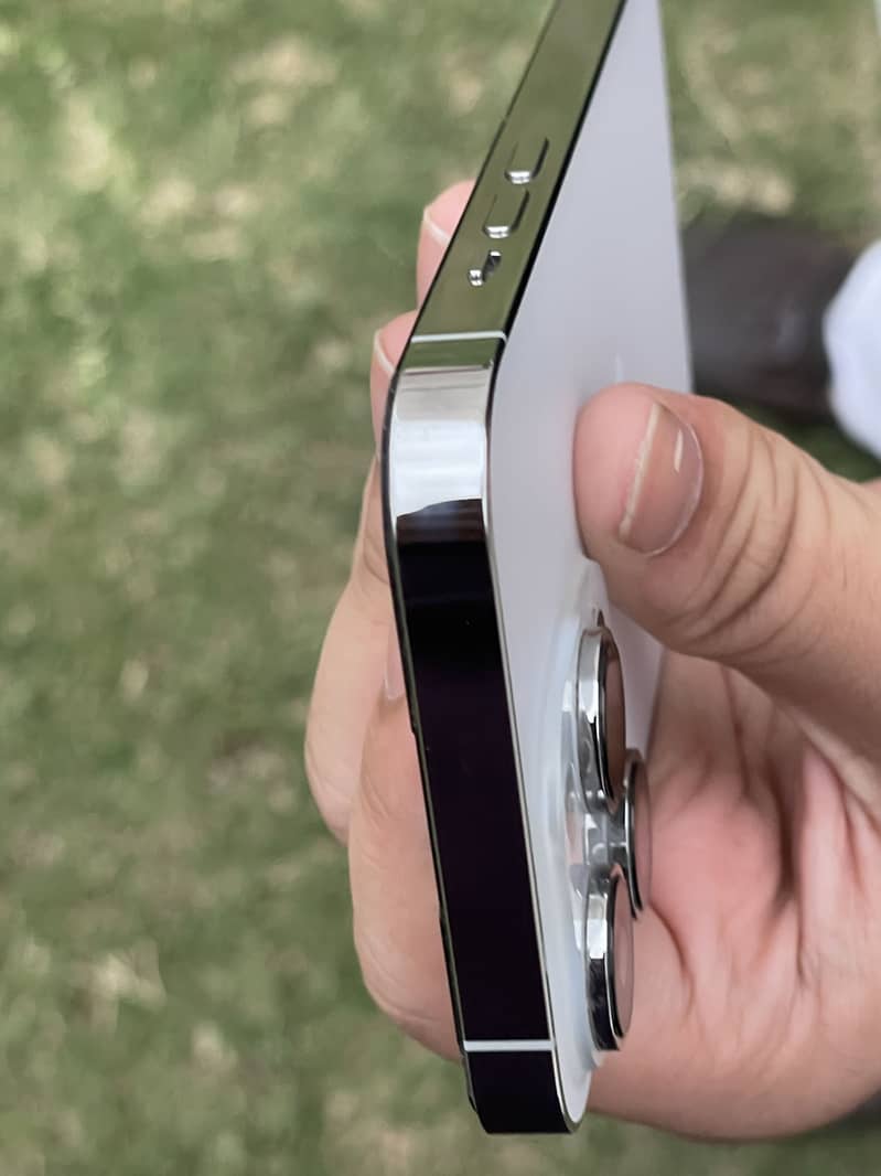 Apple iPhone 14 Pro 2