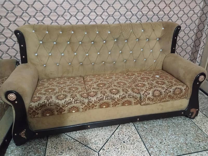 good condition sofaa 0