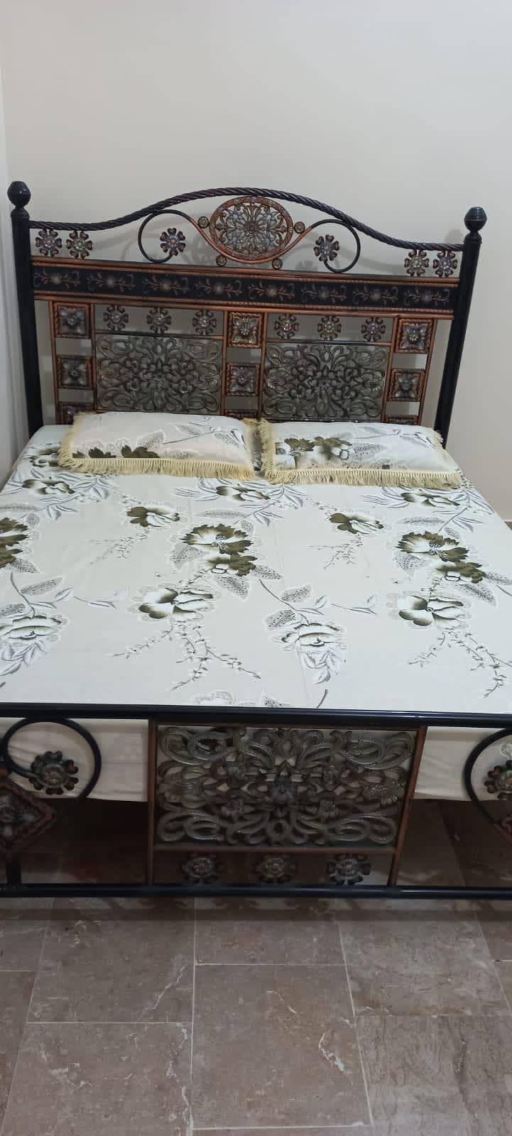 Double Bed 0