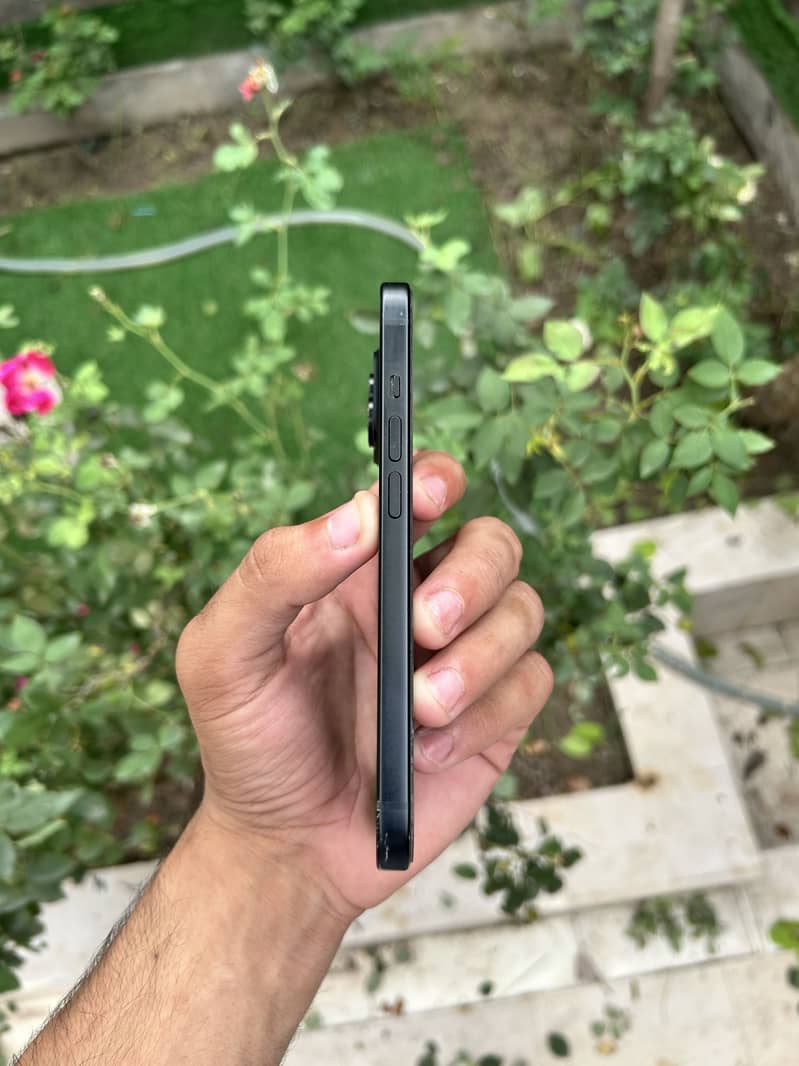 Apple iPhone 15 5