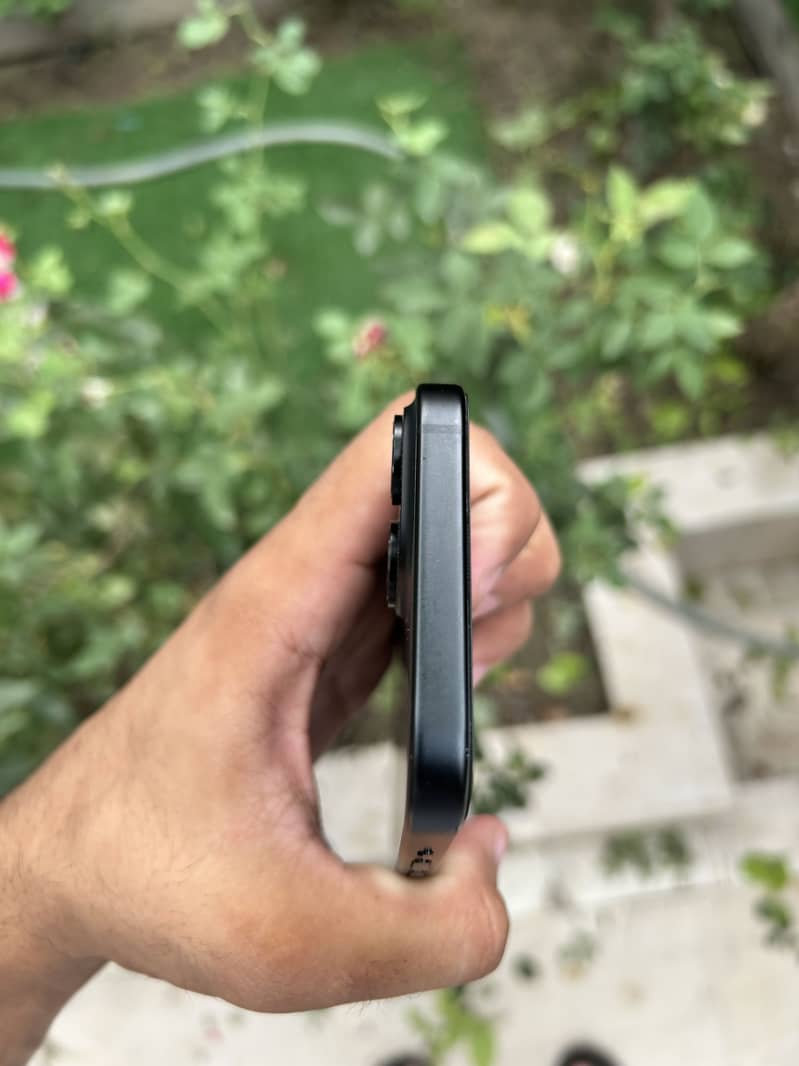 Apple iPhone 15 6