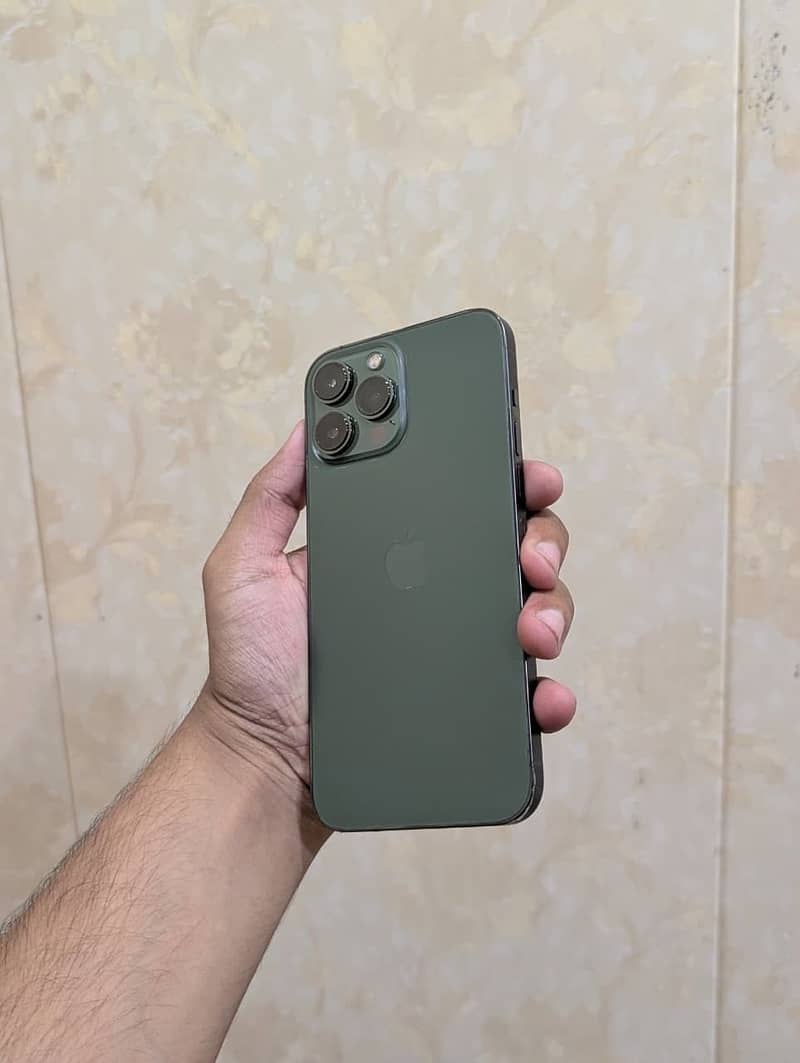 Apple iPhone 13 Pro Max 4