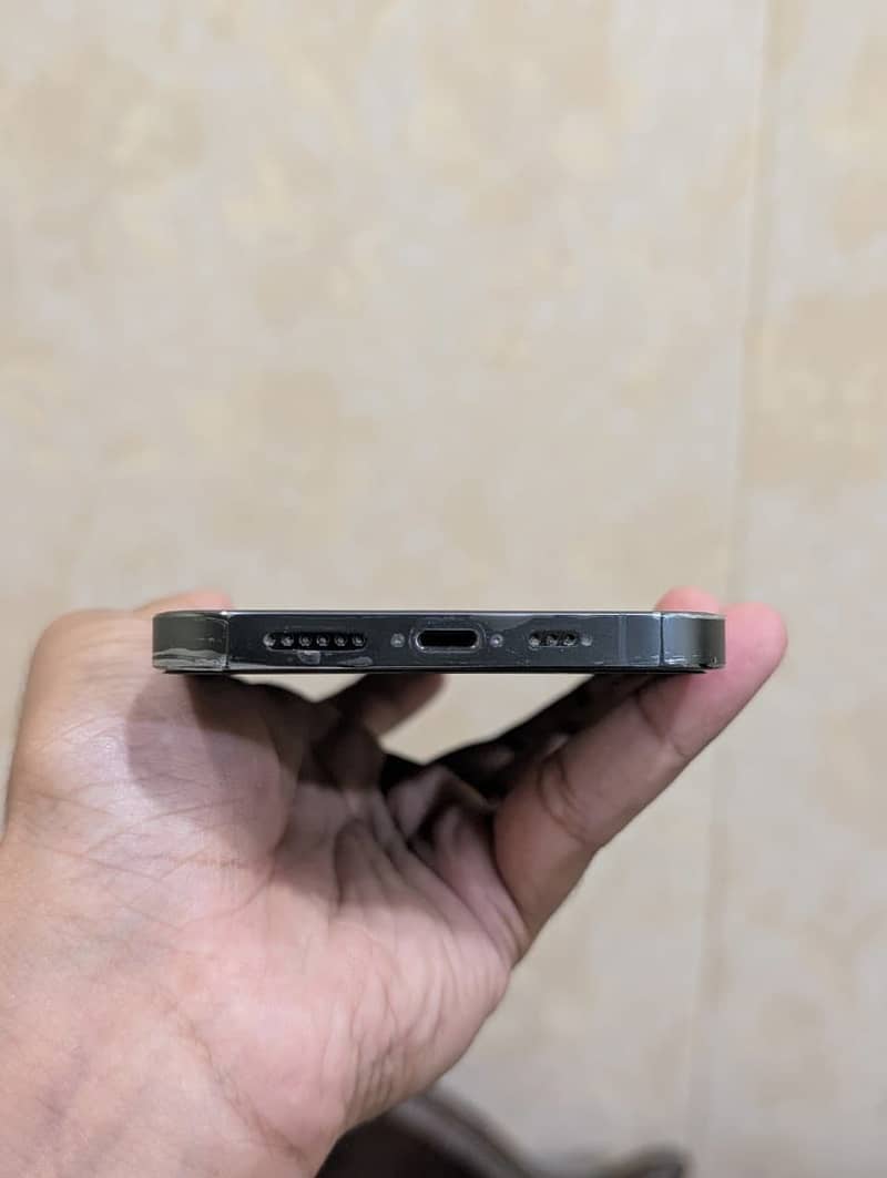 Apple iPhone 13 Pro Max 8