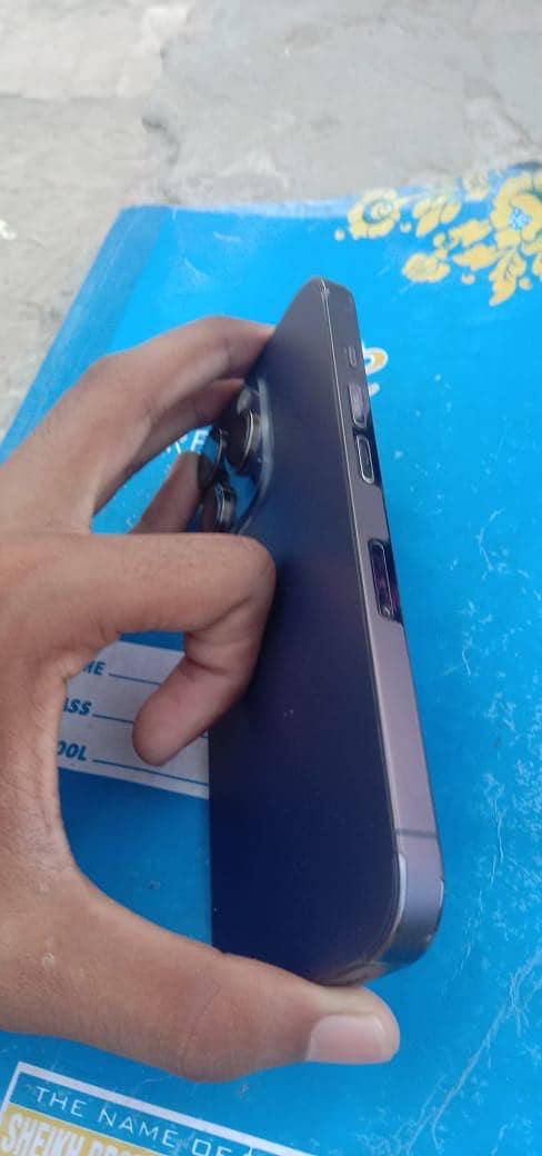 Apple iPhone 14 Pro 9