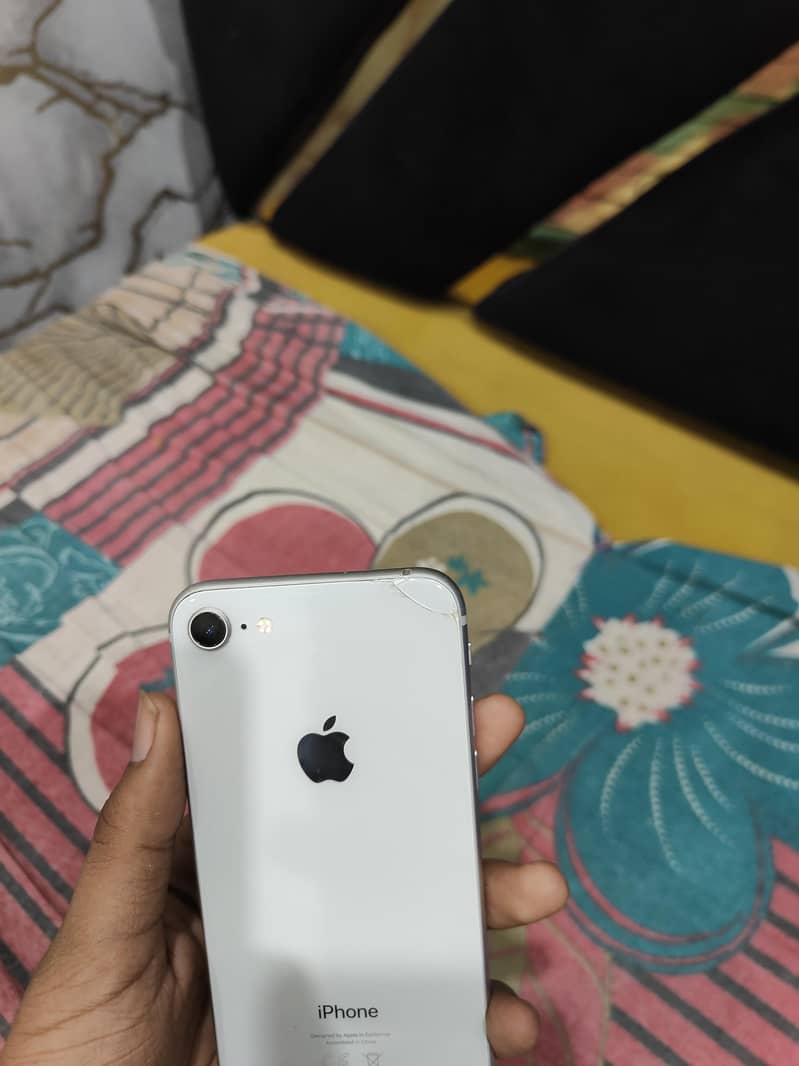 Apple iPhone 8 3