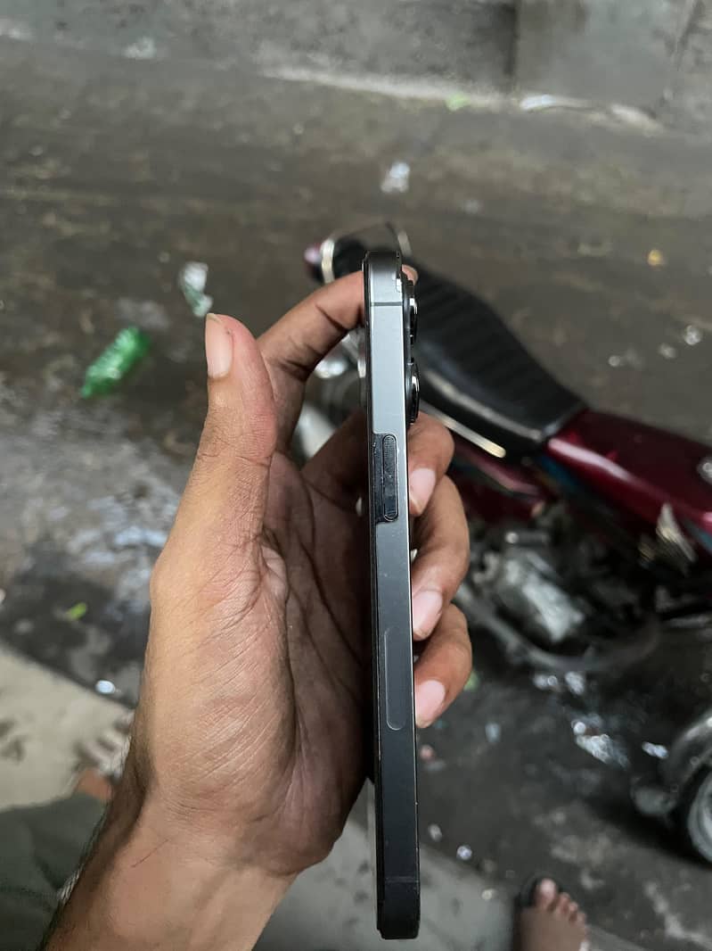 Apple iPhone 13 Pro 3