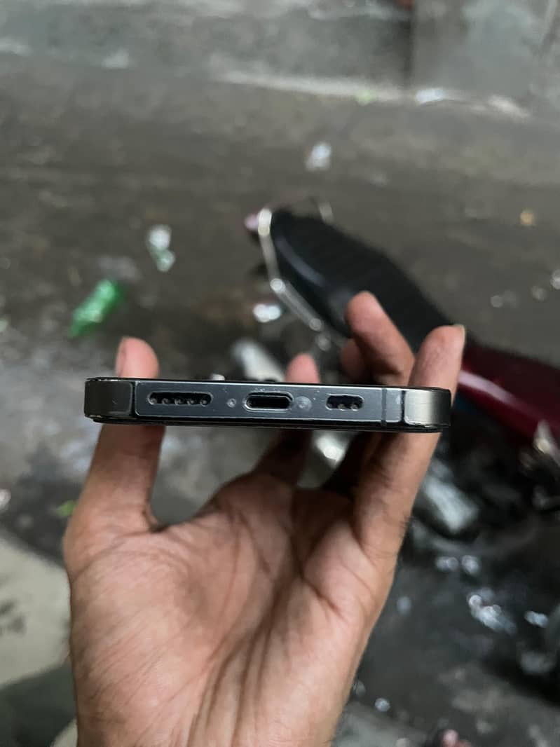 Apple iPhone 13 Pro 6