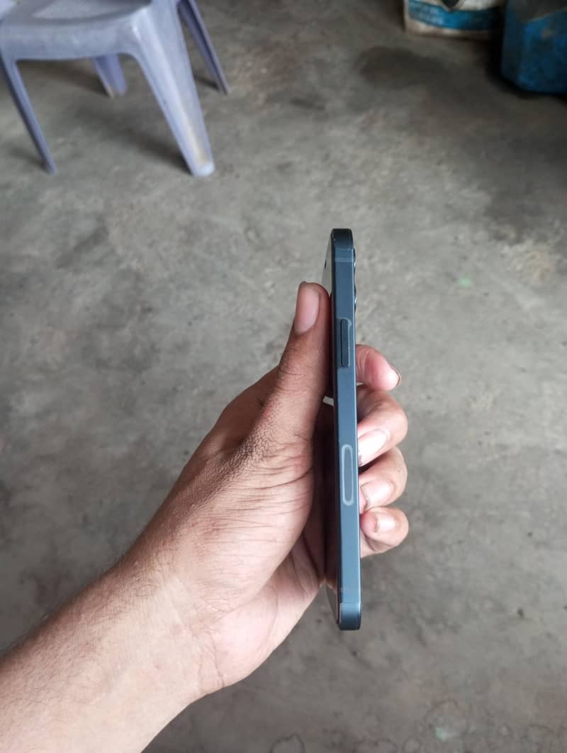 Apple iPhone 12 2