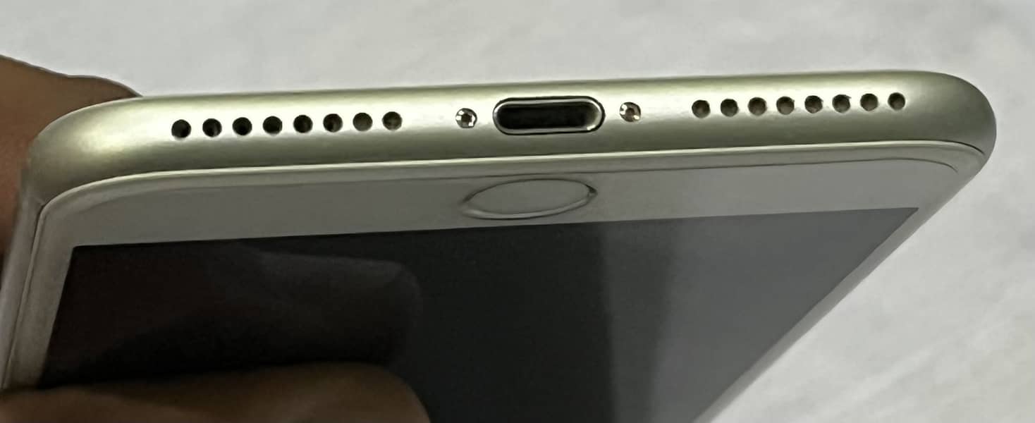 Apple iPhone 7 Plus 3