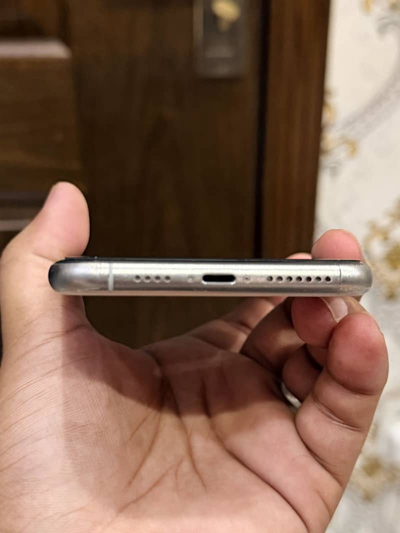 iPhone 11 Pro Max 1