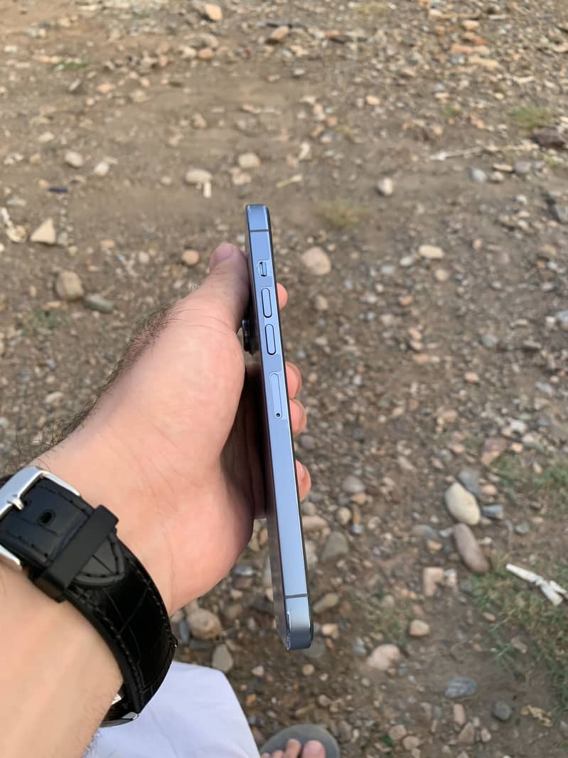 Apple iPhone 13 Pro Max 4