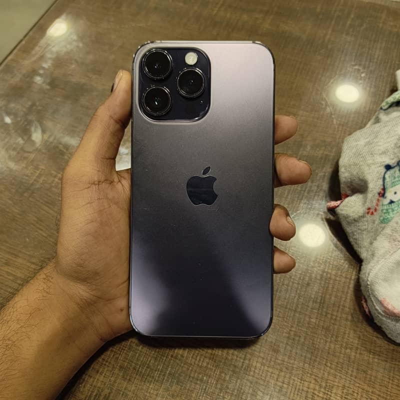 iPhone 14 Pro Max 4