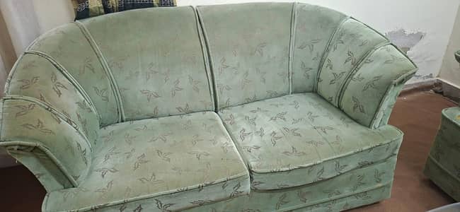 5seater sofa in solid wood condition 9/10