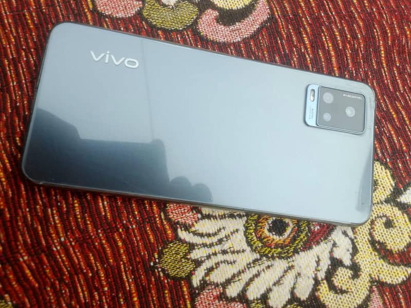Vivo V21 4