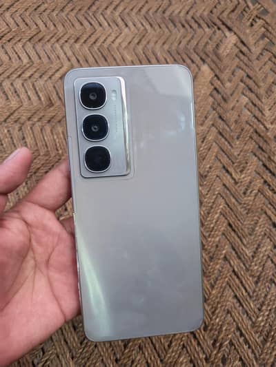 Itel City 100