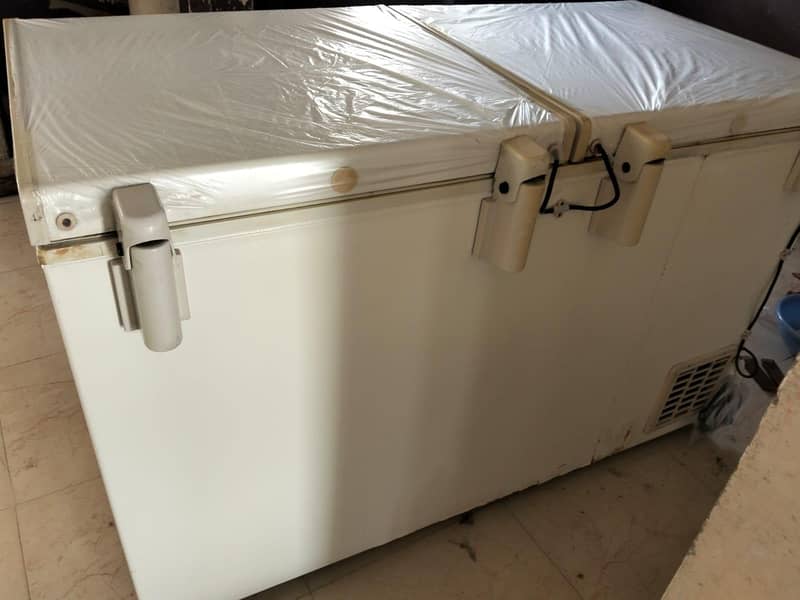 waves bubble door deep freezer 1