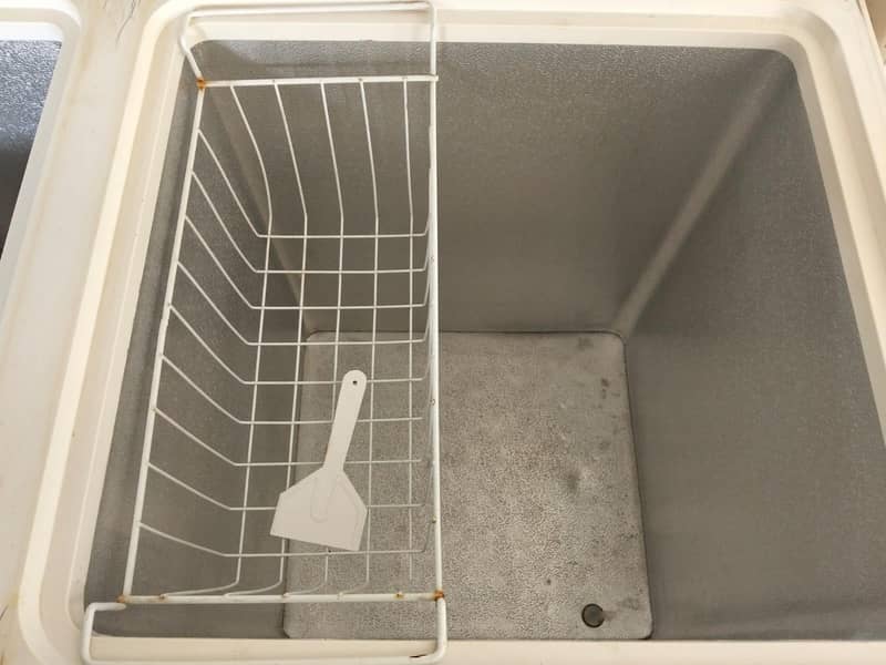 waves bubble door deep freezer 5
