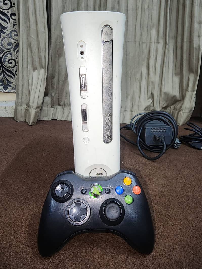 Xbox 360 with controller 1