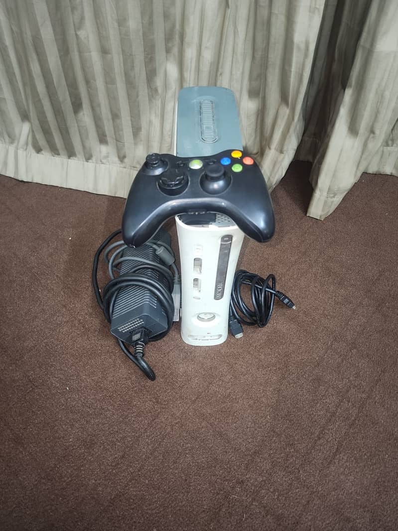 Xbox 360 with controller 5
