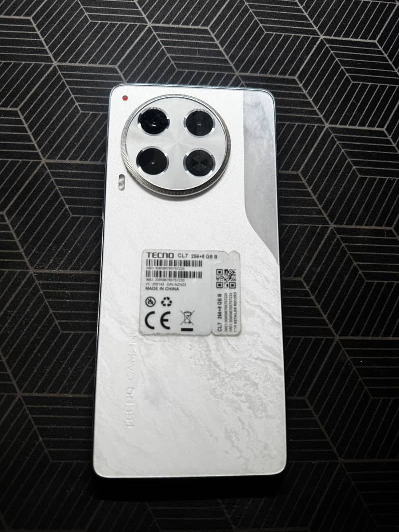 Tecno CAMON 30 0