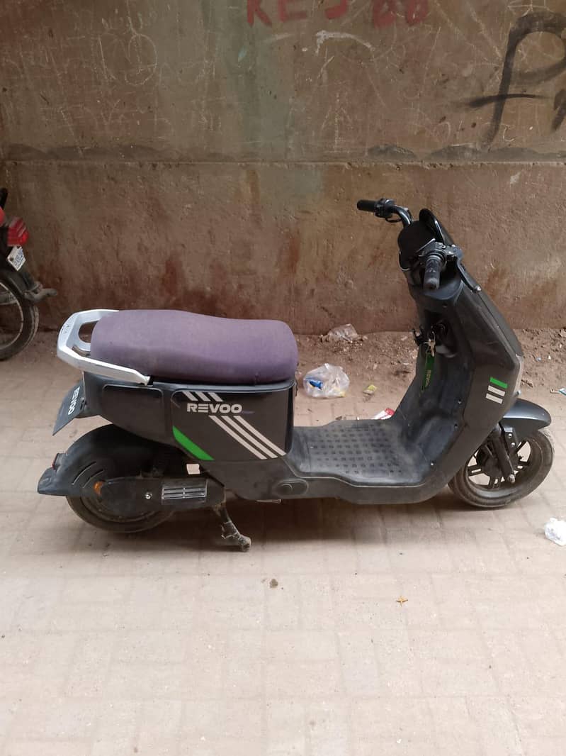 revoo A10 2