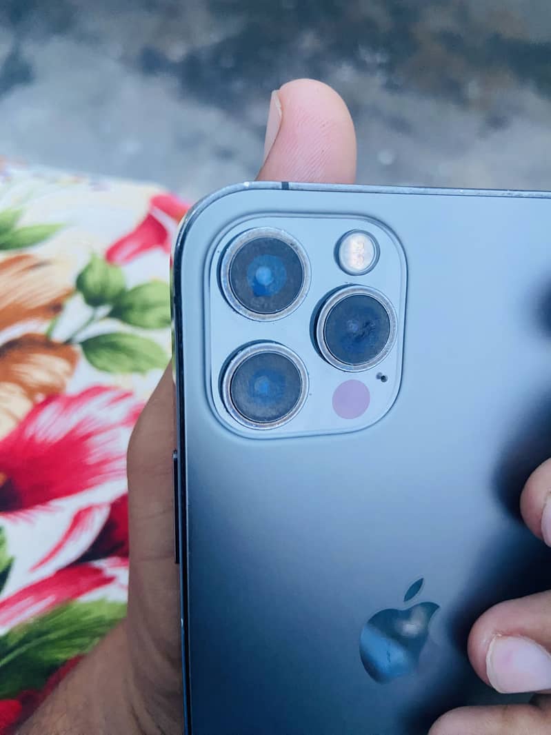 Apple iPhone 12 Pro 4