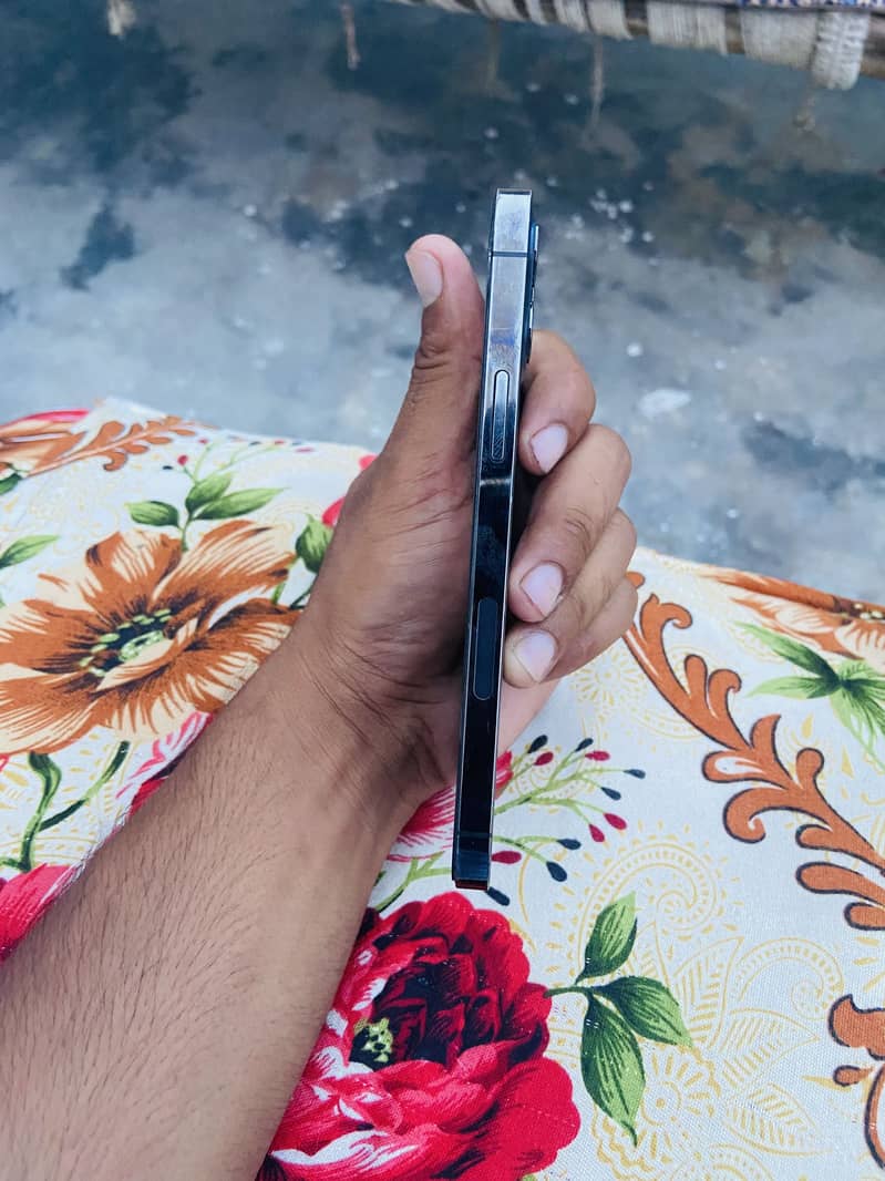 Apple iPhone 12 Pro 7