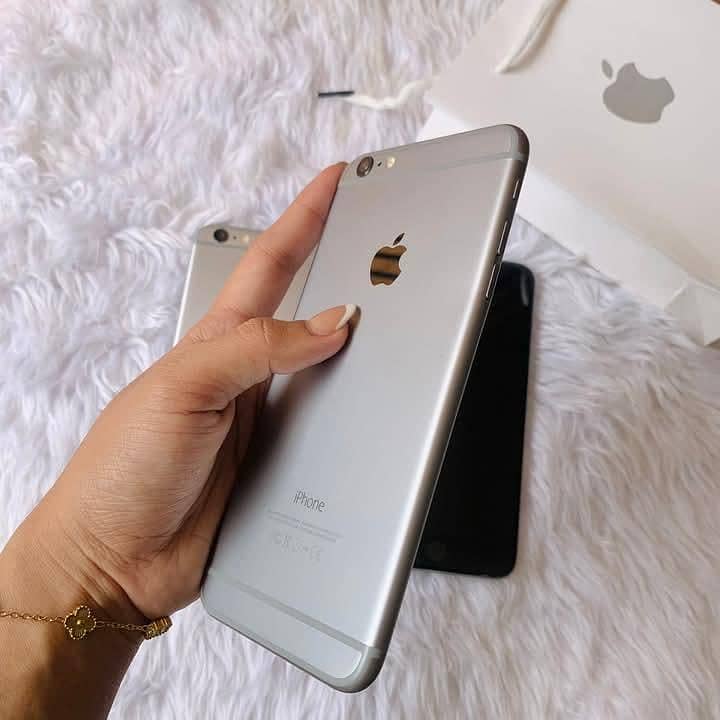 Apple iPhone 6S Plus 0