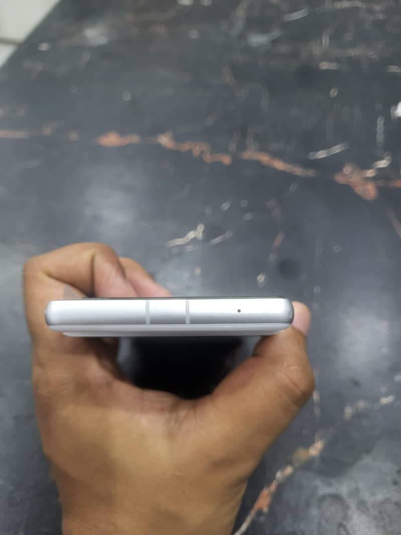 Google Pixel 7a 2