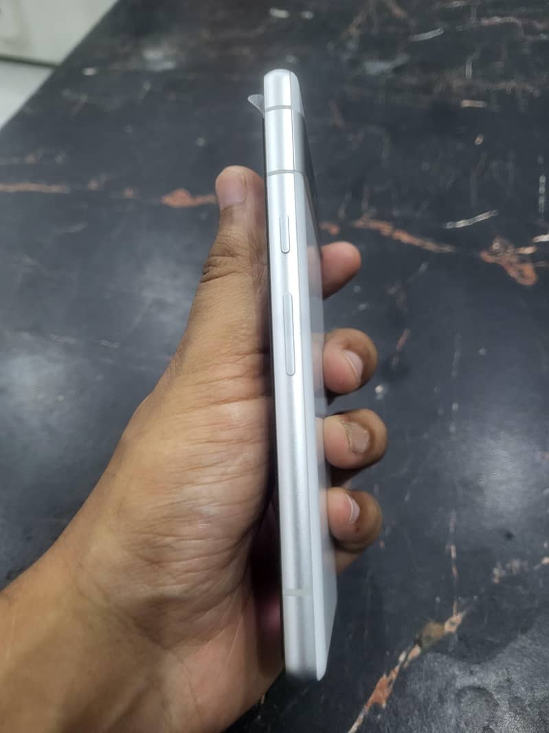 Google Pixel 7a 4