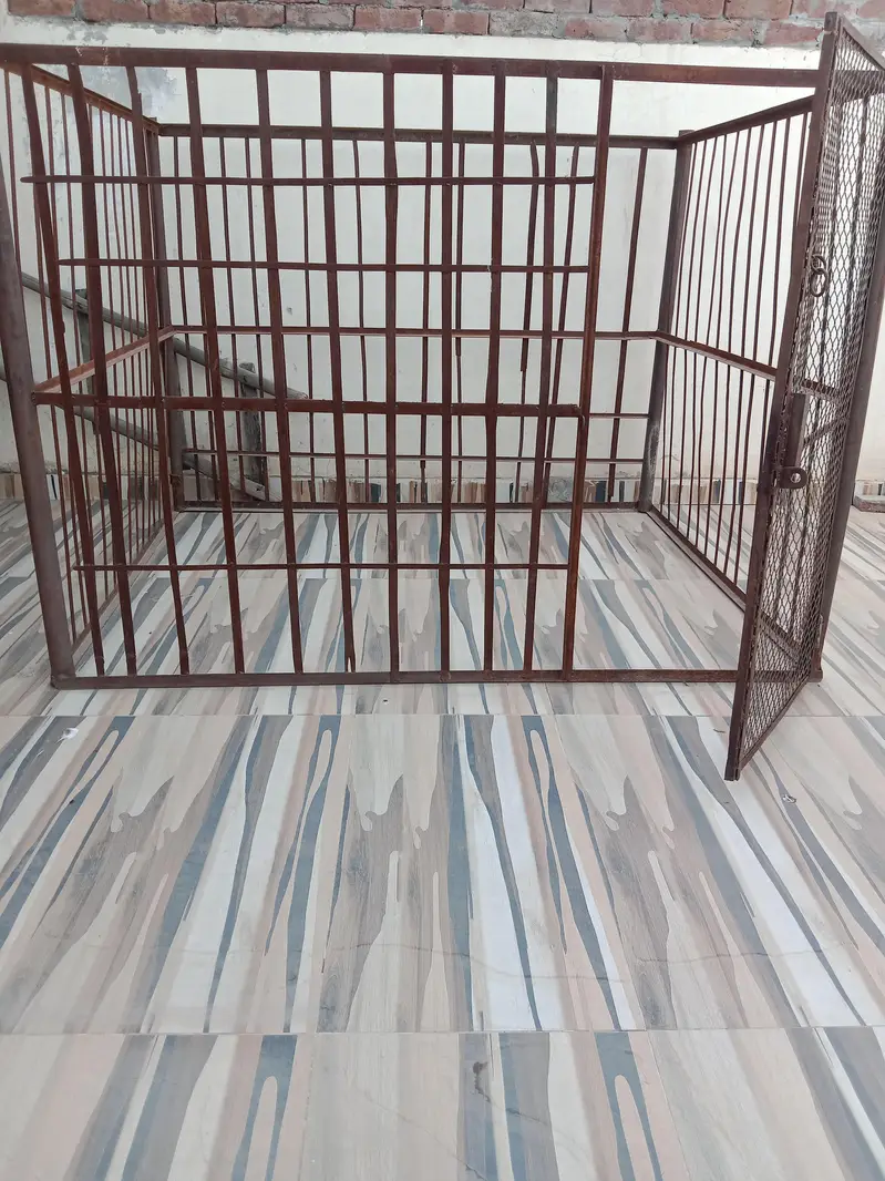 (6x6) HAND MADE IRON CAGE UN-BREAK-ABLE. — photo 2