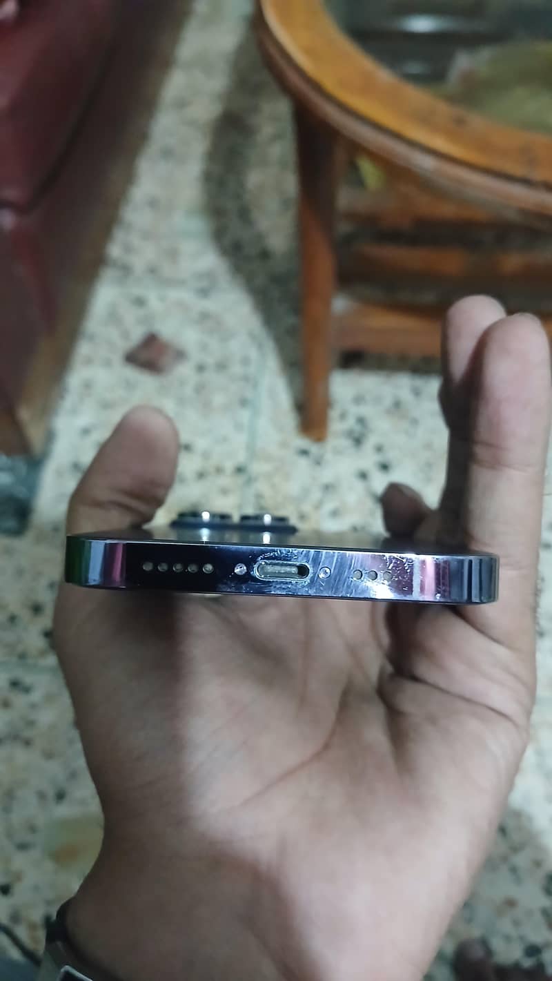 Apple iPhone 14 Pro 4