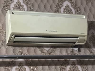 Mitsubishi Mr Slim 1 ton AC