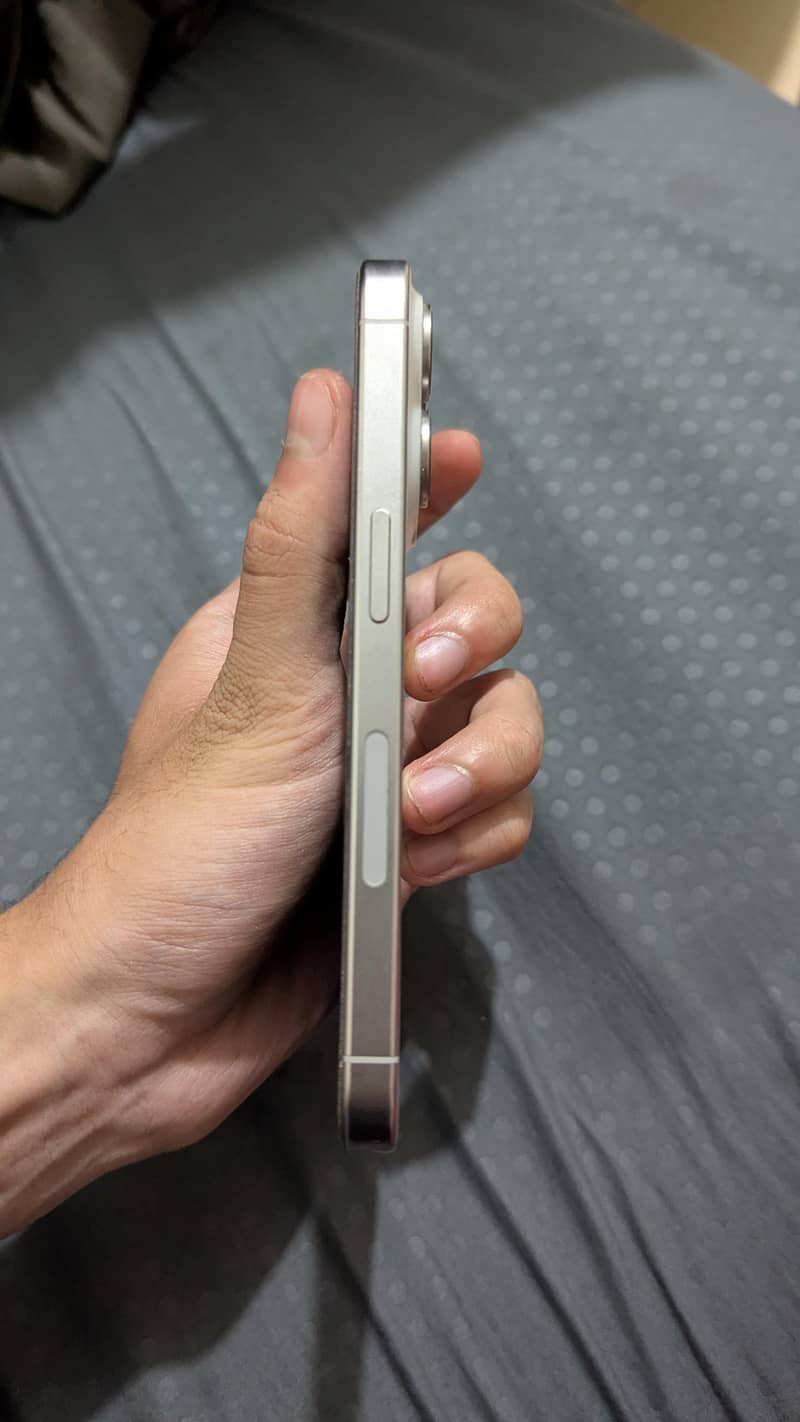 Apple iPhone 15 Pro 2