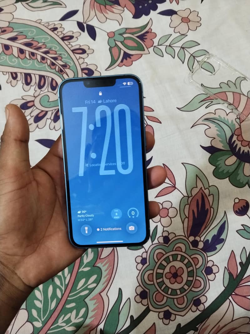Apple iPhone 13 0