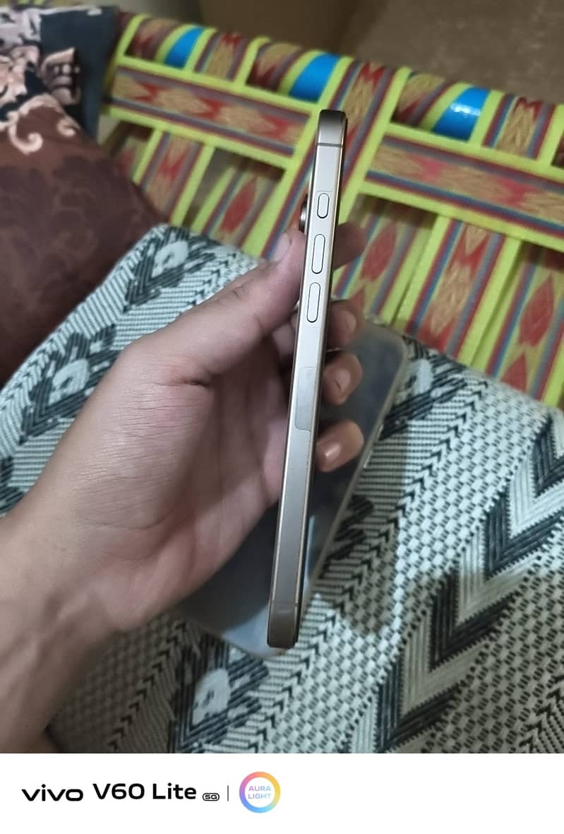 Apple iPhone 16 Pro Max 8