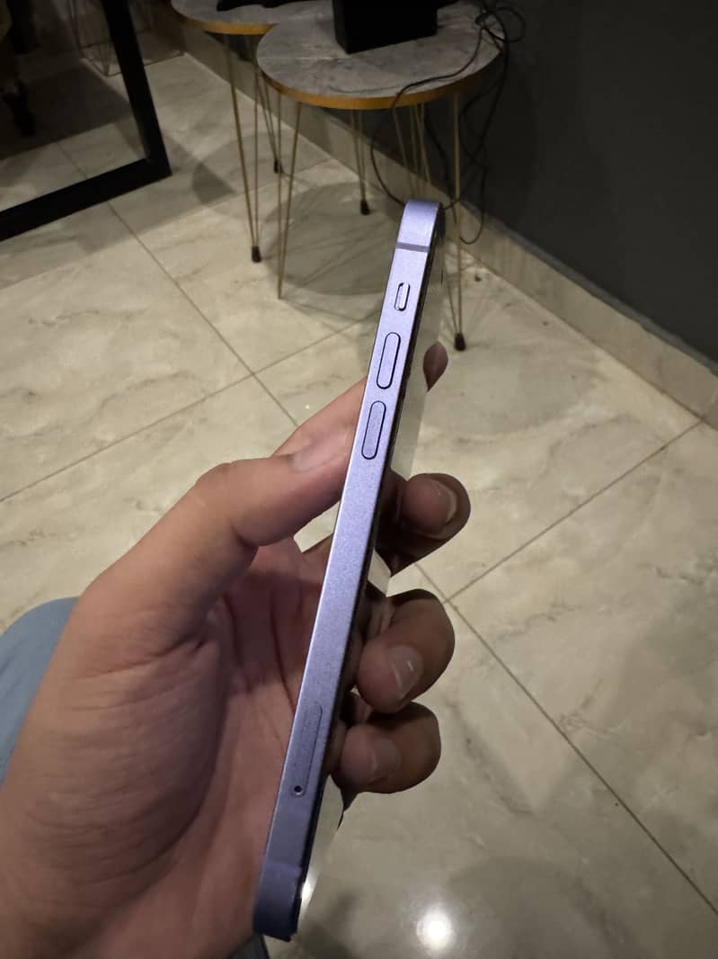 Apple iPhone 12 1