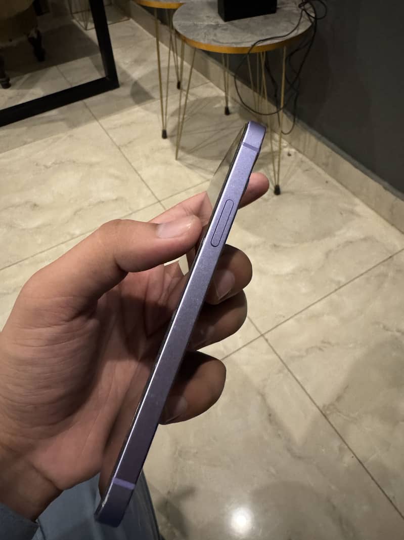 Apple iPhone 12 3