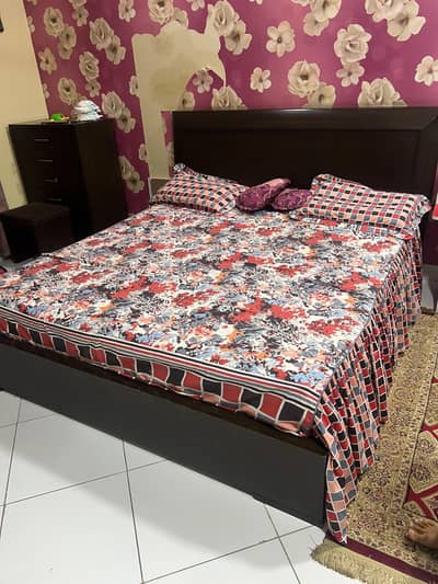 Bedroom Set in Prestine Condition