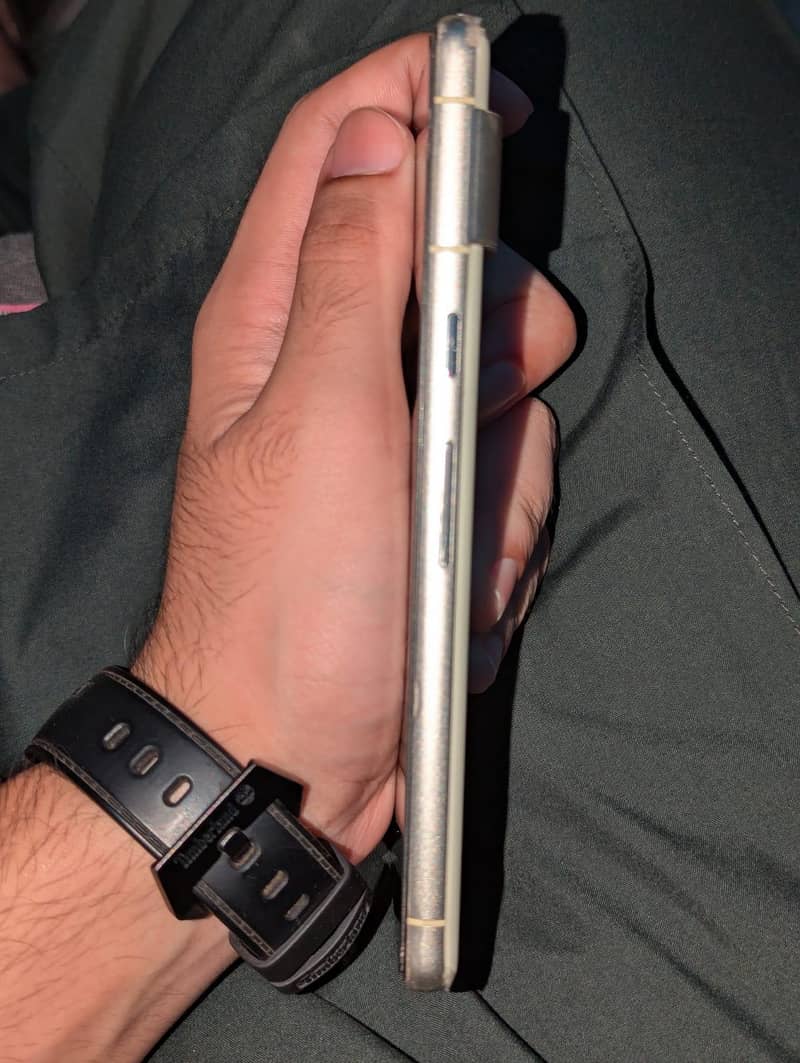Google Pixel 7 4