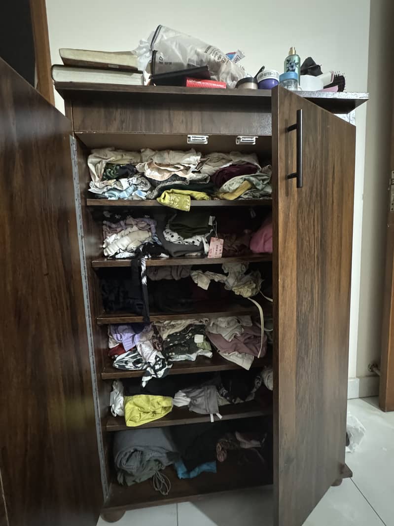 Wardrobe 0
