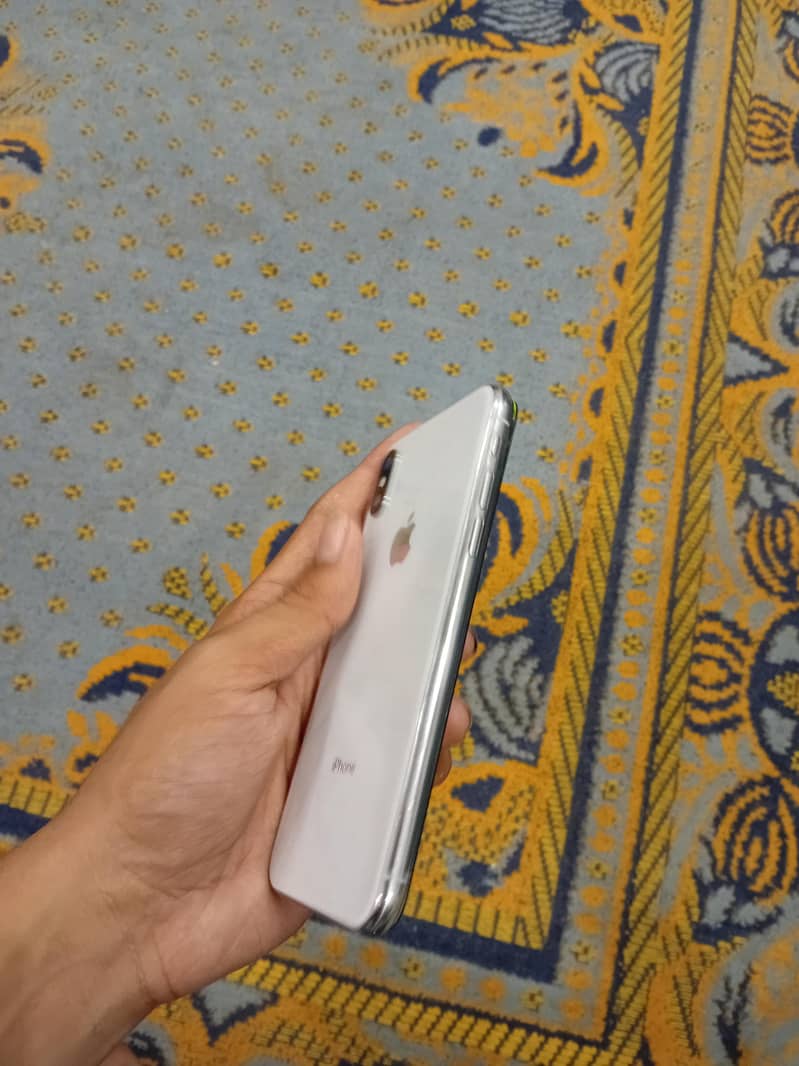 Apple iPhone X 3