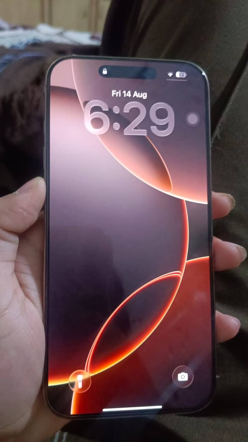 Apple iPhone 16 Pro Max 2