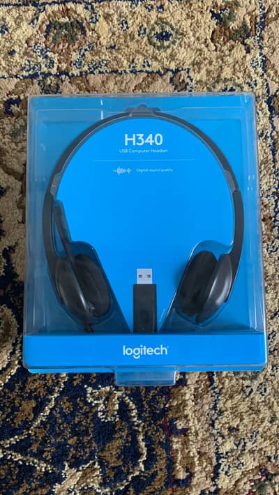 Logitech h340 noise canceling with box