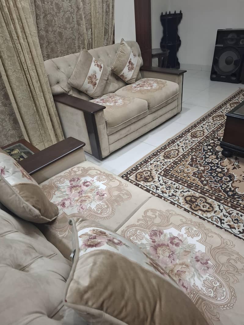 sofa and table set 1