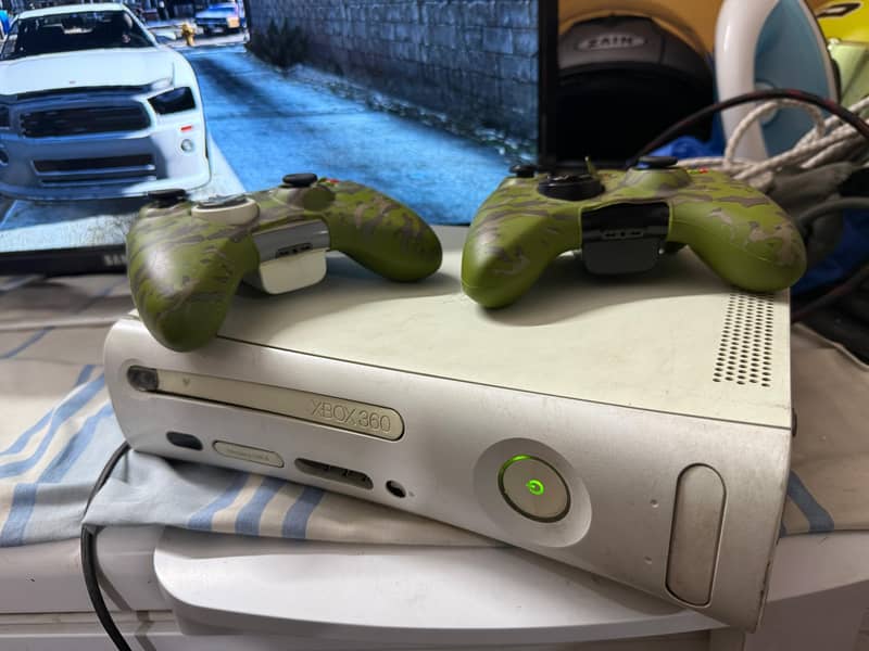 Xbox 360 with 2 wireless controllers 5