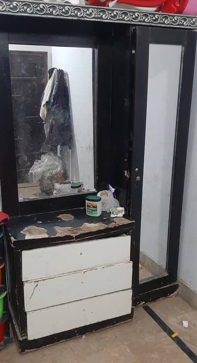 one dressing table for sale